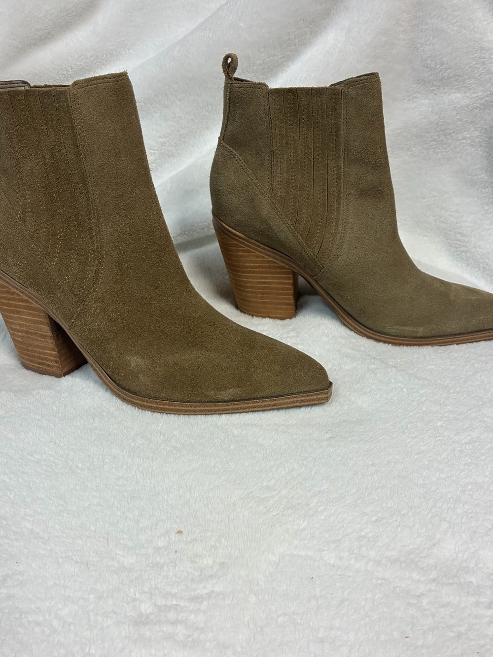 Marc Fisher Mayden Taupe Suede Western Chelsea Booties Pointed Toe 7.5